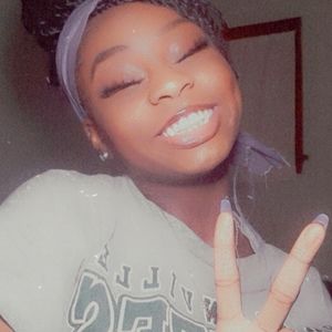 Meet your Posher, Dinah's